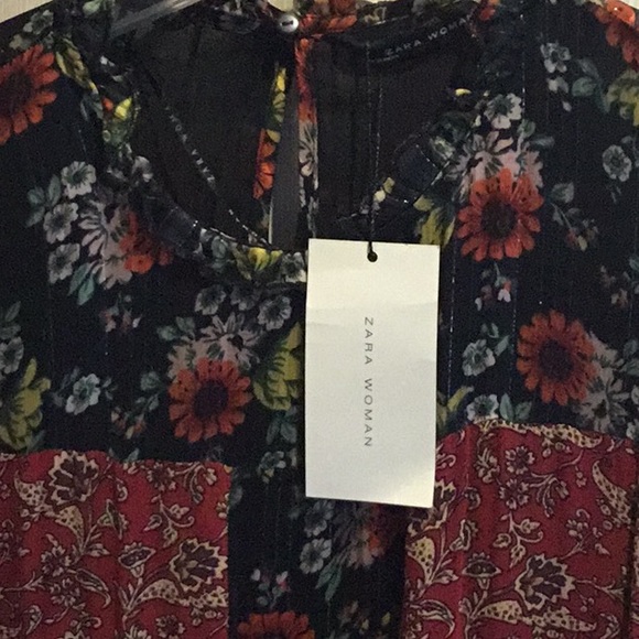 NWT ZARA Woman Boho dress with metallic thread detail and Pom Pom hem - Picture 2 of 9